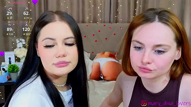 Mary_Dina Show in webcam