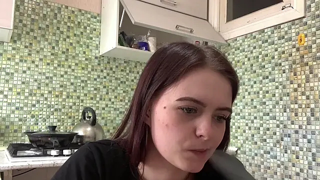 KikiAmino Chat XXX in diretta