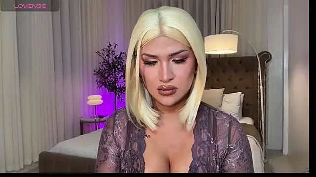 Your_Majesty_Tyra – Kamerová šou
