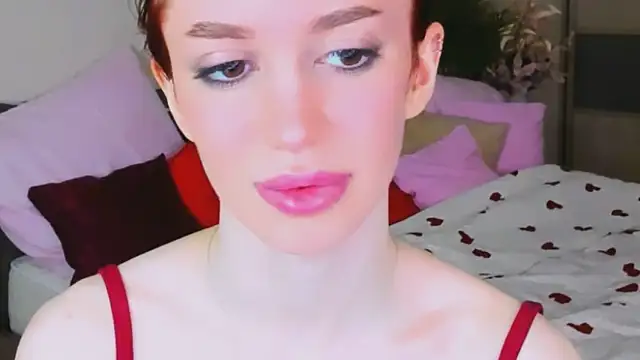 ChristinaConteeree – Naživo XXX chat