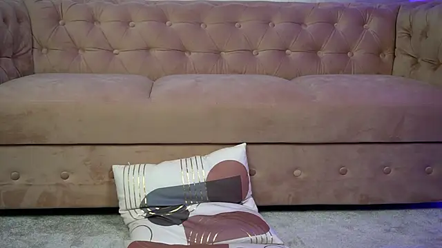 TinyCassy élő XXX-chatje