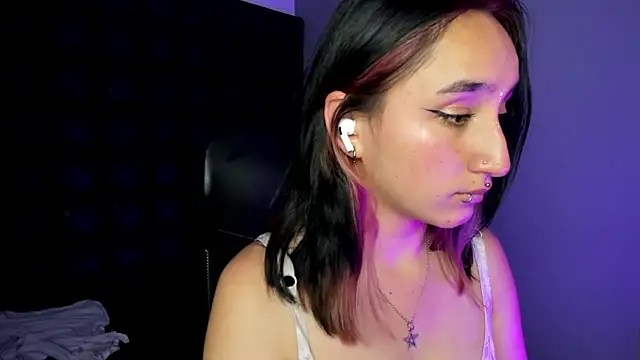 CharlotteStuart's Live XXX Chat