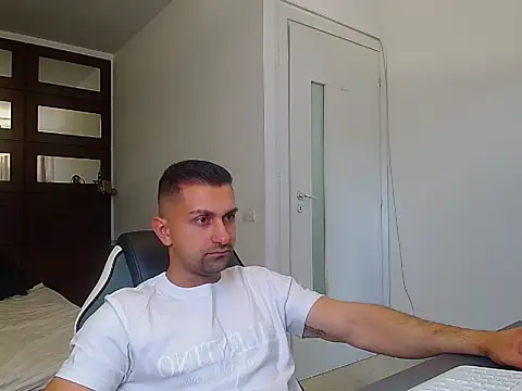 Chat XXX en directo de BryceReign