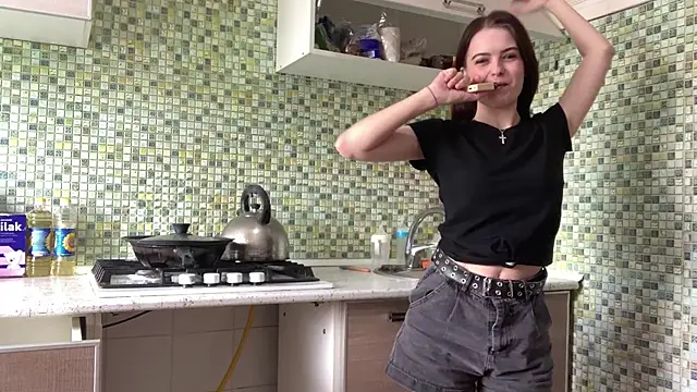 KikiAmino's Live XXX Chat