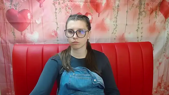 دردشة LilianaShine الجنسية المباشرة