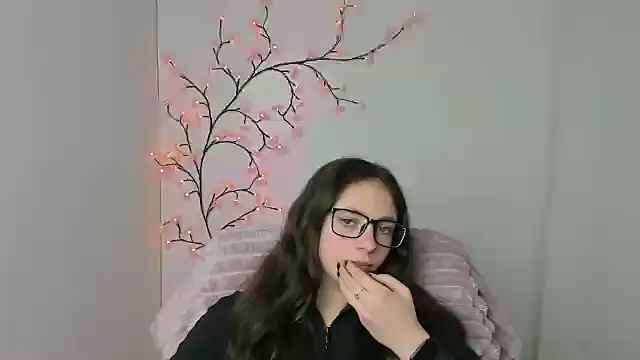 KissMeJulia – Naživo XXX chat