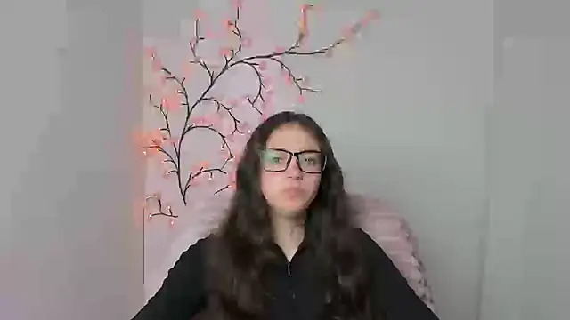 KissMeJulia's Live XXX Chat