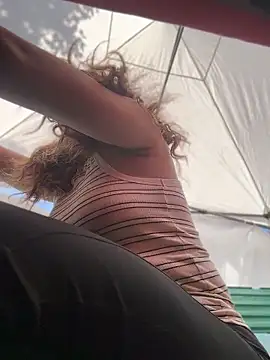 DaisyVibesss webkamerás műsora