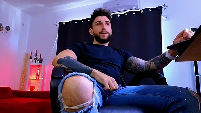 MightyAaron66 Show Webcam