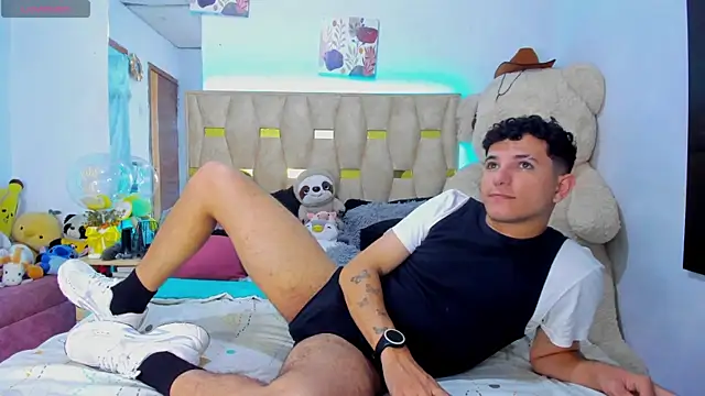 patrick_sanzz Adlı Modelin Canlı XXX Sohbeti