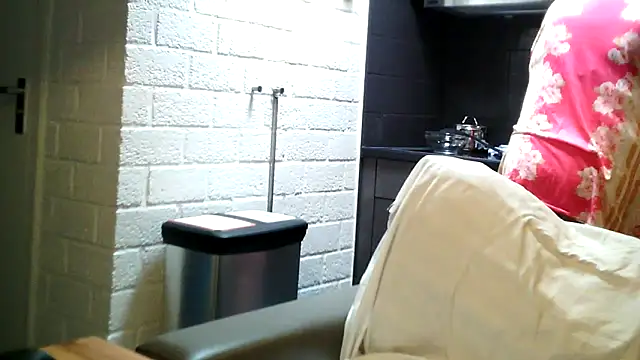 Sylviastar46 webkamerás műsora