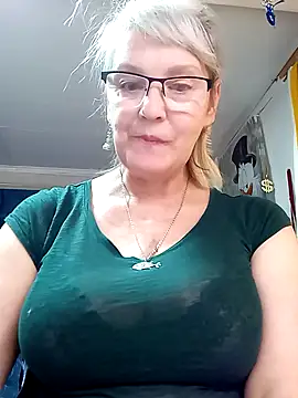 irinamaux: απευθείας συνομιλία ΧΧΧ