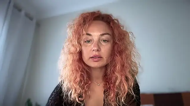 Chat +18 de Reddgiirl ao vivo