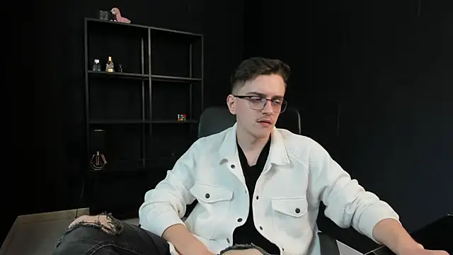 FelixStarkk 网络视讯表演