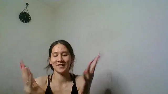 Chat +18 de NickiKisinger ao vivo