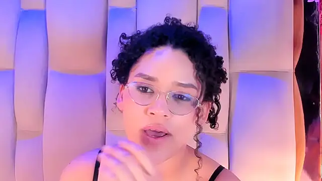Chat +18 de Lilithadams1 ao vivo