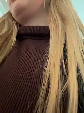 SashaCatt Adlı Modelin Canlı XXX Sohbeti