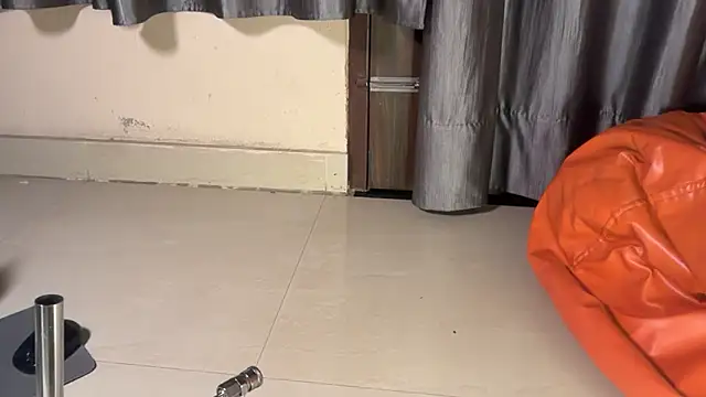 YoungKayaのウェブカメラショー
