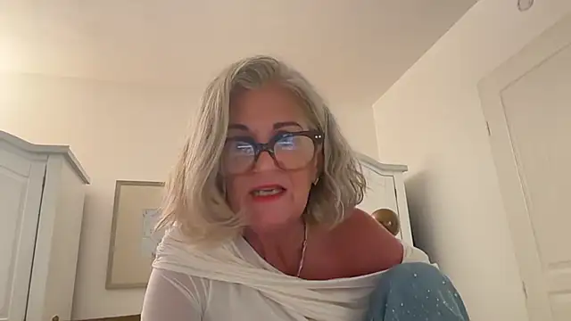 NaughtyMonicaUK's Webcam Show