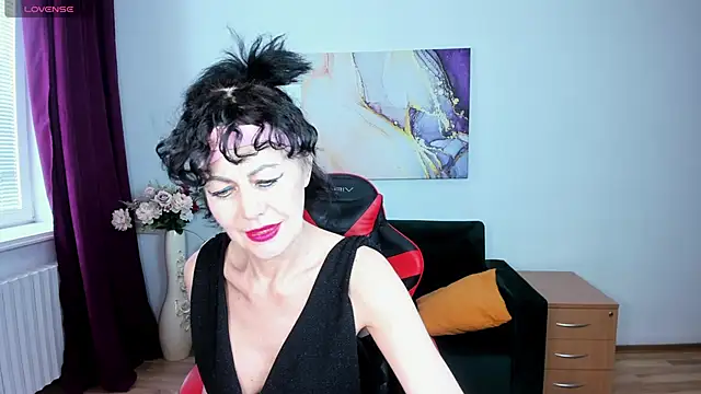 Silvia_Wallec: онлайн-секс-чат