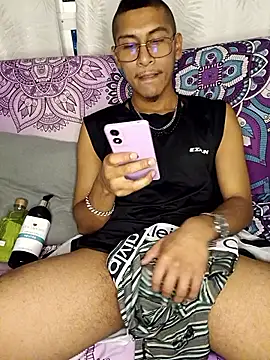 Show modela Lil_black009 na web-kameri