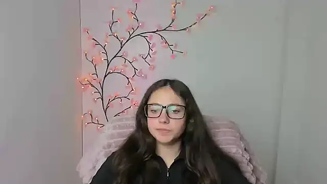 KissMeJulia's Live XXX Chat