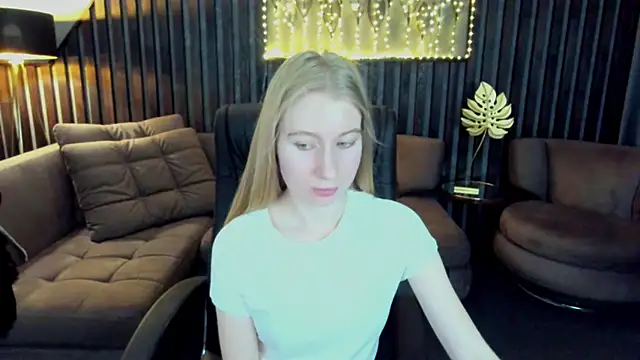 Alina_Blonde Live XXX-chat
