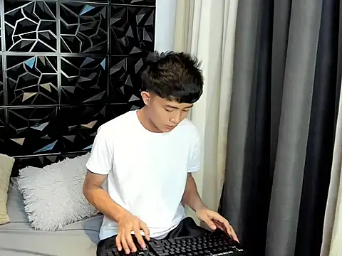 roberthugecock Show in webcam