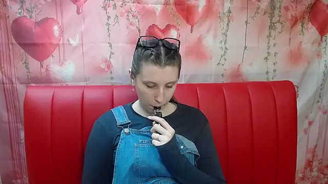 LilianaShine élő XXX-chatje