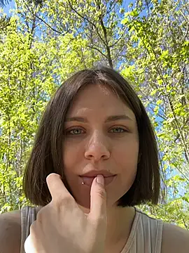 XXX chat uživo modela JessieeFlirty