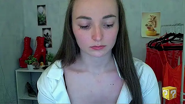 _Barbie_Kiss_ Adlı Modelin Canlı XXX Sohbeti