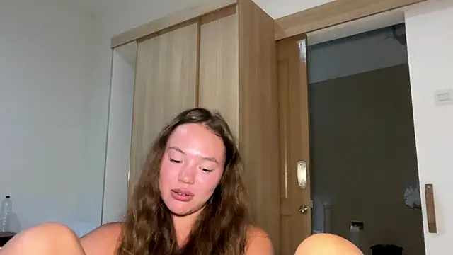 kamila_18_french webcam show