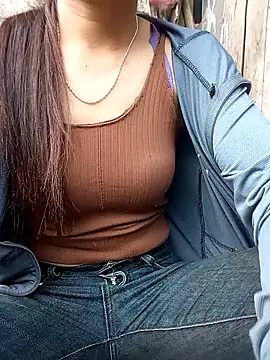 Daisyy-xxx Live XXX Chat