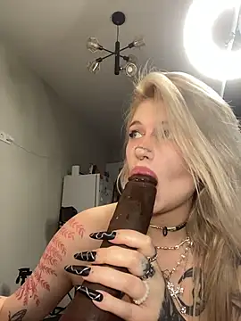 DriveThruCiri's Live XXX Chat