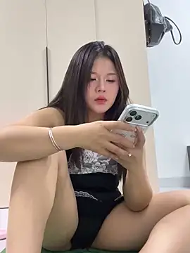 zhizhi-11 在線直播表演