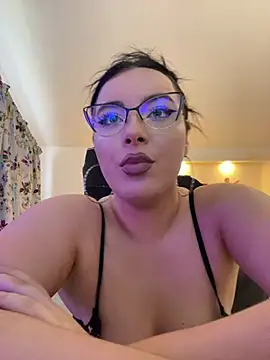 Chatroom XXX en direct de KeiraDark
