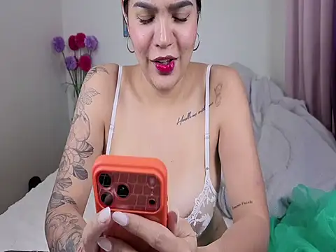 FemmeFataleMonica 在線直播表演