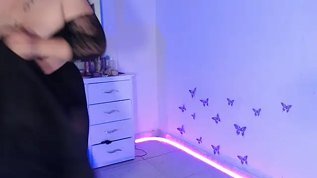April_sexycurvi Live XXX Chat
