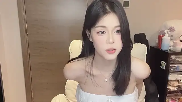 Koi-00 在線直播表演