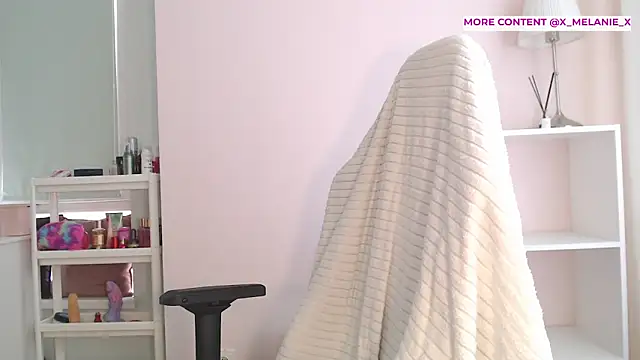 fuckdoll_18's Live XXX Chat