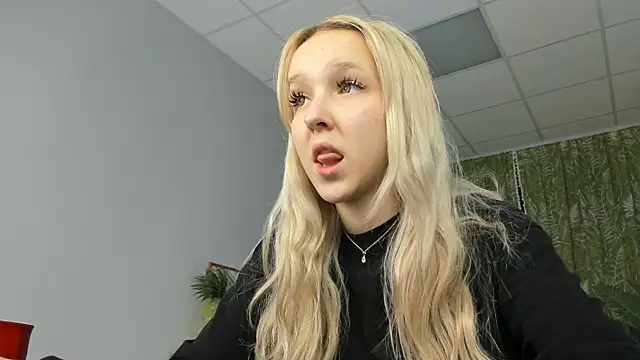 MaoqiBeverly Adlı Modelin Canlı XXX Sohbeti
