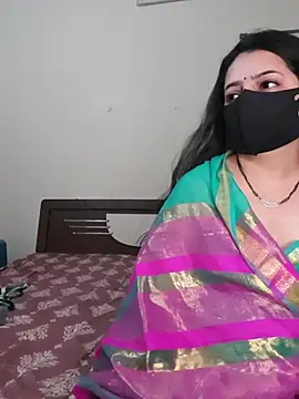 Pokazy przed kamerką – Crazysexycouple00