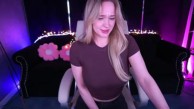 LylaYeess' Webcam Show