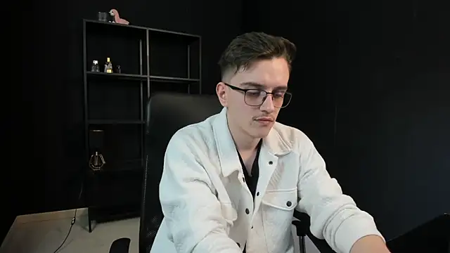 FelixStarkk 网络视讯表演