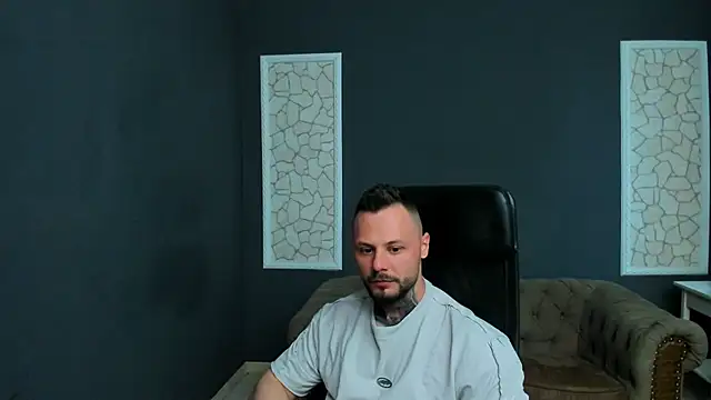 XXX chat uživo modela BrianHunts