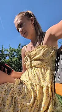 Risky_girl23_ live XXX chat