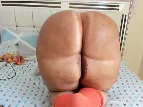 BUBLYASS26's Live XXX Chat