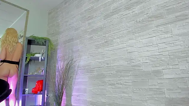Chat +18 de Ivorym00n ao vivo