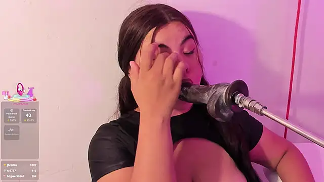 XXX chat uživo modela klhoe_boobs