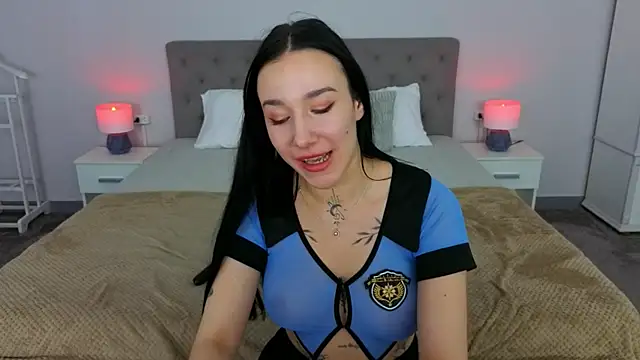 NikkiGoldSide élő XXX-chatje